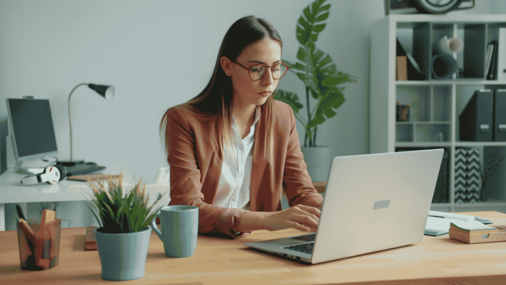How to Find and Evaluate a Fractional Product Executive